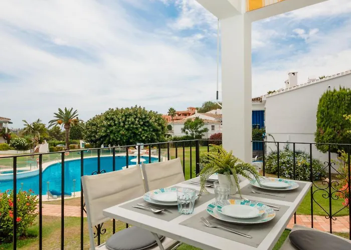 Appartement Corner Penthouse Sleeps 4 With Parking Estepona