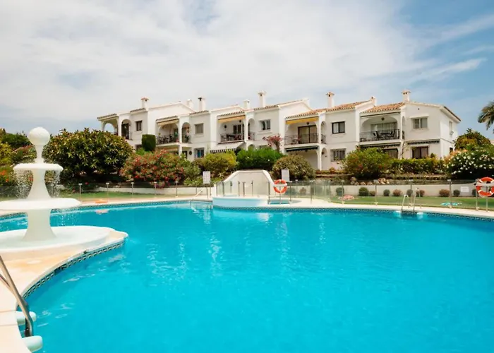 Appartement Corner Penthouse Sleeps 4 With Parking Estepona