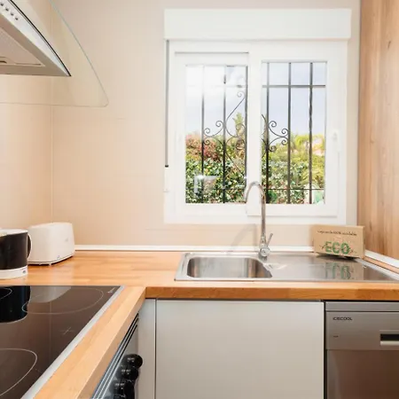 Apartment Penthouse - Sleeps 4 - Pool - Parking - Golf Club