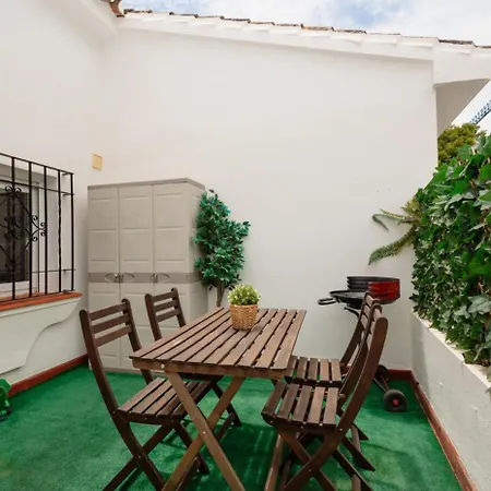 Penthouse - Sleeps 4 - Pool - Parking - Golf Club Apartment *
