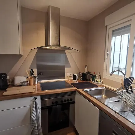 Penthouse - Sleeps 4 - Pool - Parking - Golf Club Apartment