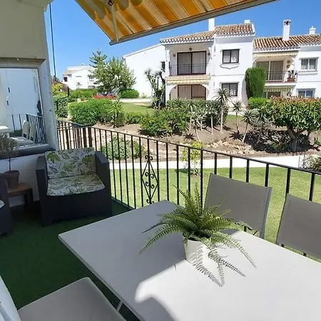 Penthouse - Sleeps 4 - Pool - Parking - Golf Club *