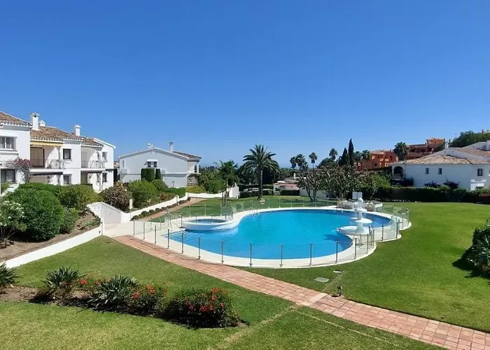 Corner Penthouse Sleeps 4 With Parking