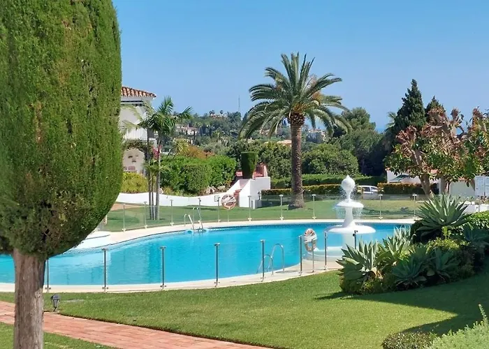 Apartment Corner Penthouse Sleeps 4 With Parking Estepona