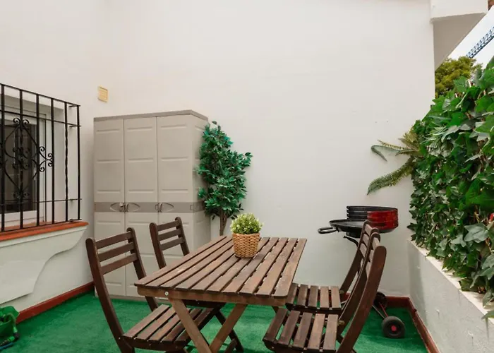 Corner Penthouse Sleeps 4 With Parking Apartment *