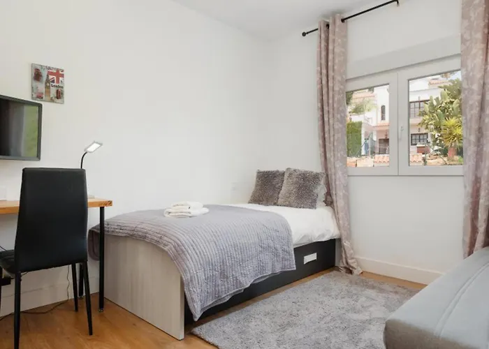 Corner Penthouse Sleeps 4 With Parking