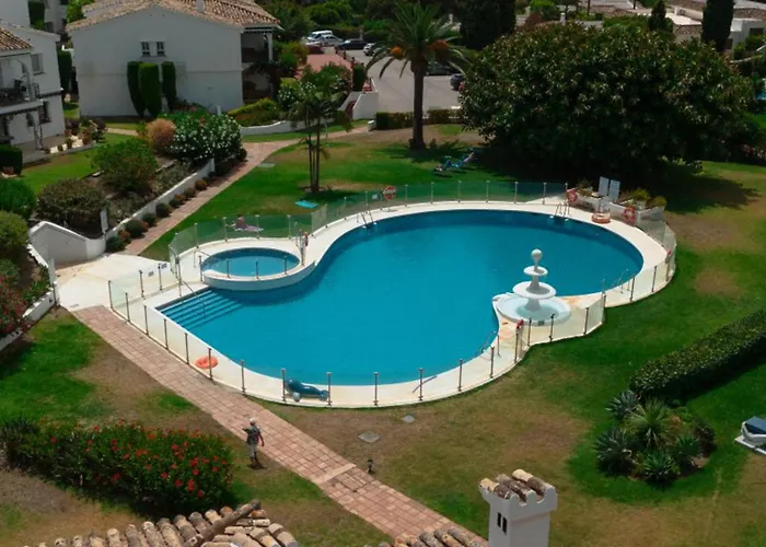 Corner Penthouse Sleeps 4 With Parking * Estepona