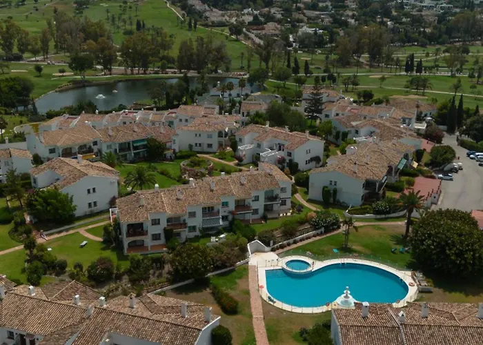 Corner Penthouse Sleeps 4 With Parking