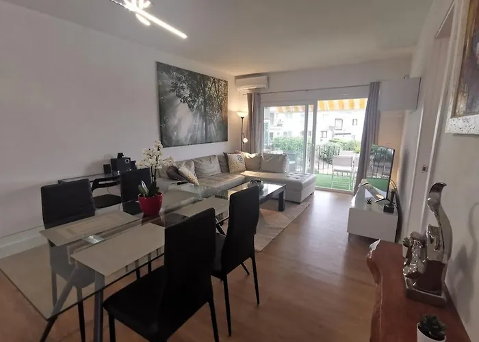 Corner Penthouse Sleeps 4 With Parking Appartement