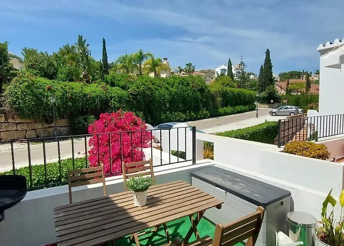 Corner Penthouse Sleeps 4 With Parking * Estepona