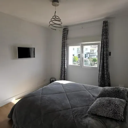 Апартаменты Corner Penthouse Sleeps 4 With Parking