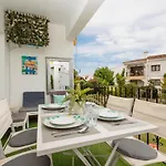 Corner Penthouse Sleeps 4 With Parking