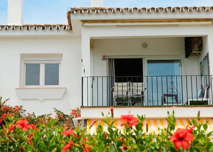 Апартаменти Corner Penthouse Sleeps 4 With Parking