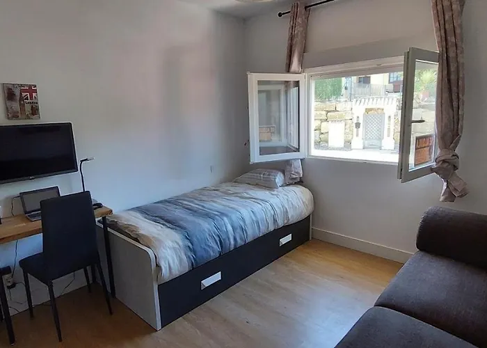 Corner Penthouse Sleeps 4 With Parking * Естепона